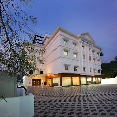 Hotel Sidhartha Chalakudy Kizhake Chālakudi Exterior foto