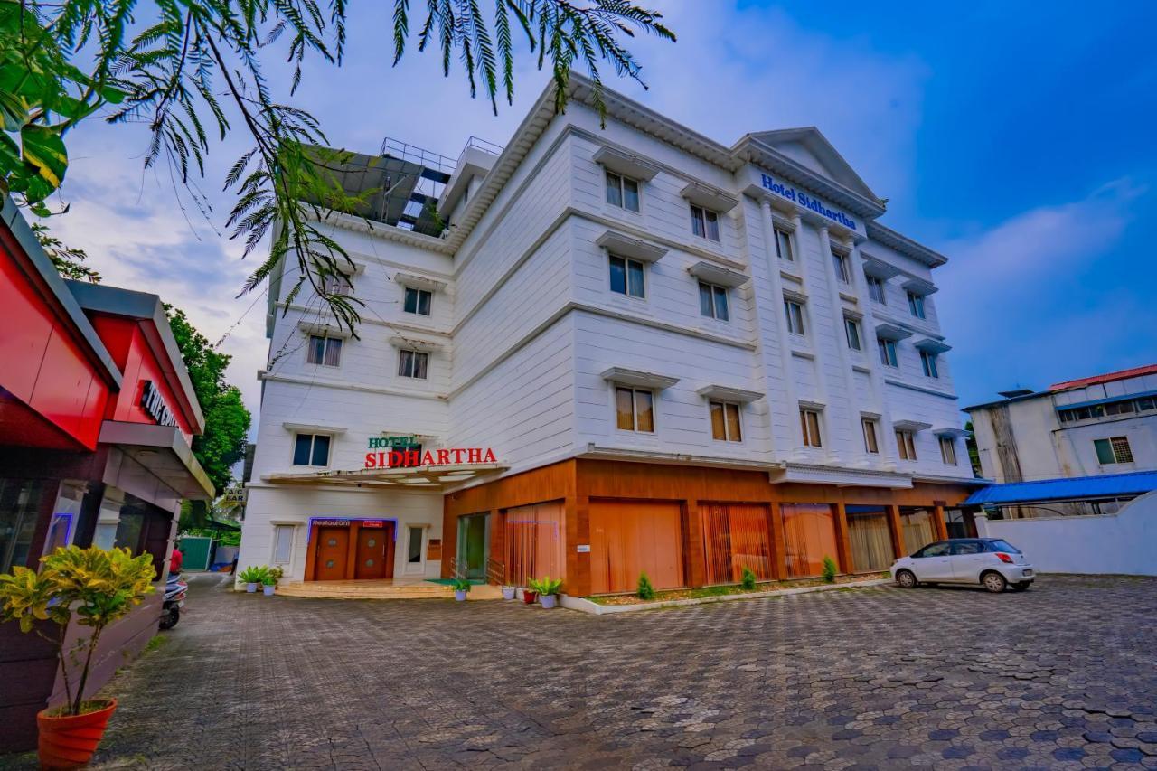 Hotel Sidhartha Chalakudy Kizhake Chālakudi Exterior foto