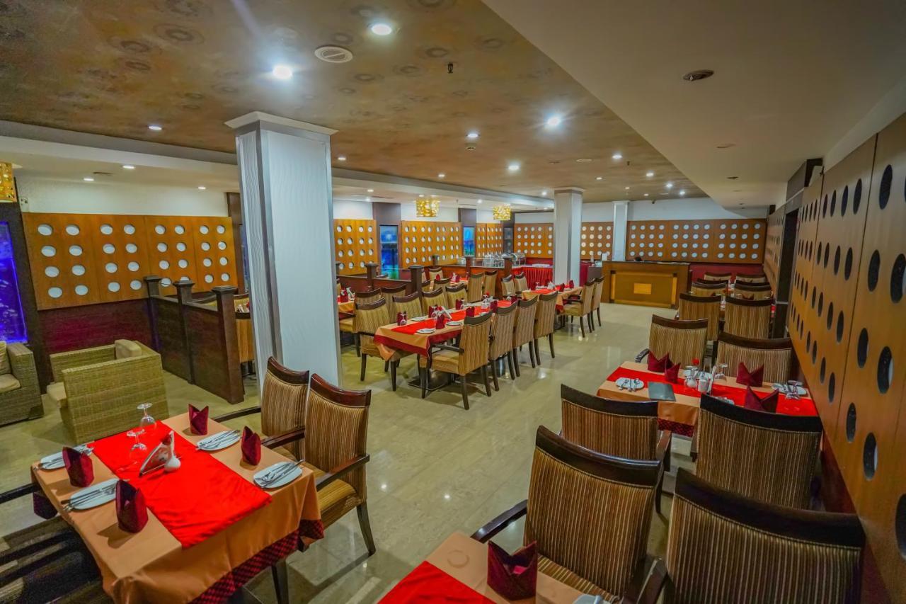 Hotel Sidhartha Chalakudy Kizhake Chālakudi Exterior foto